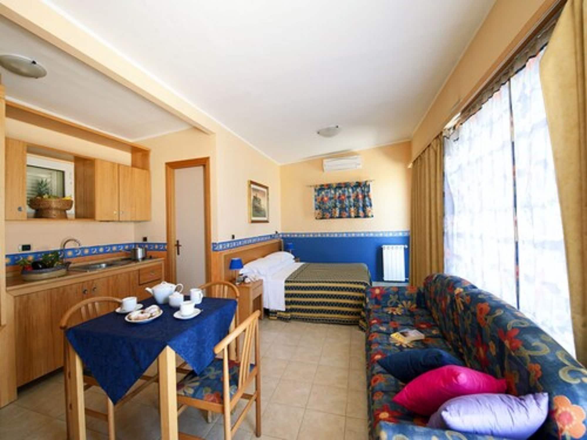 Villaggio Albergo Internazionale La Plaja Catania-Fontanarossai nemzetközi repülőtér Szoba fotó